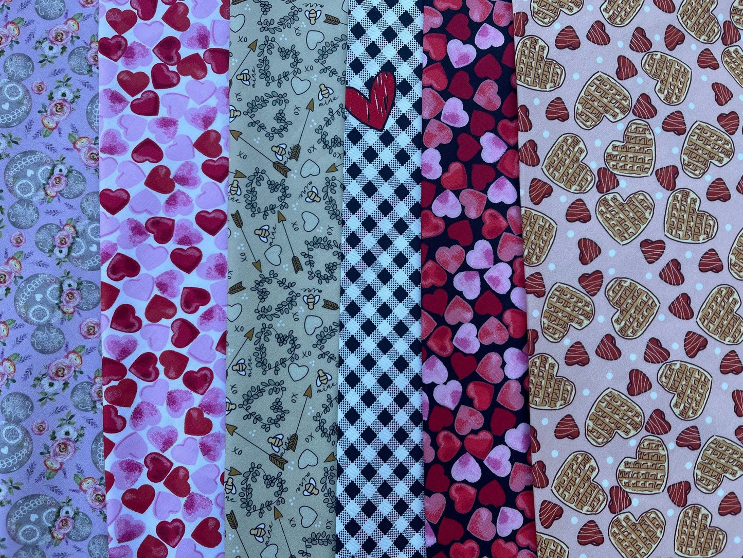 Dog Bandana Valentines Day // Dog Bandana Pink & Red Hearts // Valentines Collection // White Pink Red Hearts // Snap on Dog bandana //